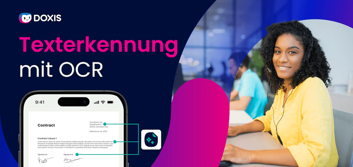 Eine Frau in einem gelben Hemd lächelt, während sie OCR-Technologie auf einem Smartphone verwendet, mit einem sichtbaren Vertrag.