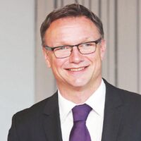 Holger Klindthworth, Ebner & Stolz