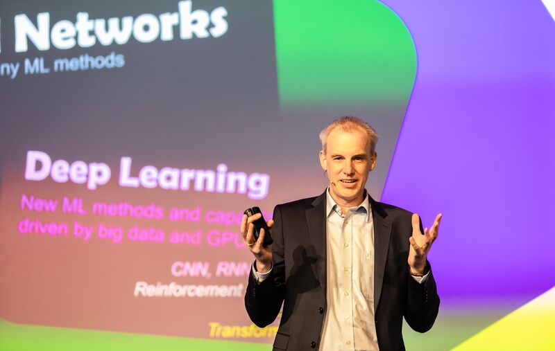 SER-CTO Gregor Joeris spricht über NLP und Cognitive Services auf dem SER SUMMIT