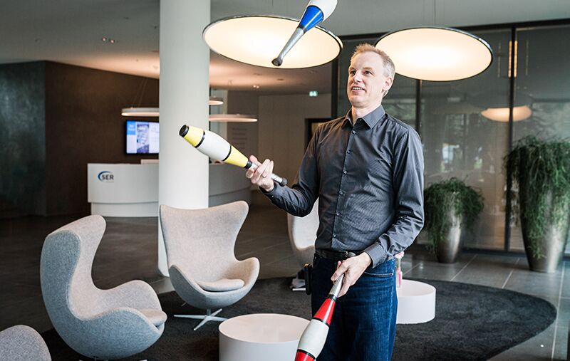 Gregor Joeris jongliert