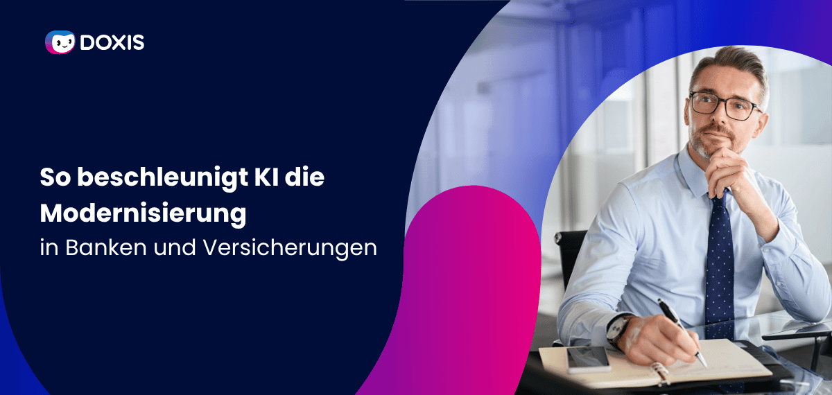 Ein Mann in einem hellblauen Hemd und einer Brille denkt nach, während er Notizen in einem modernen Büro macht.